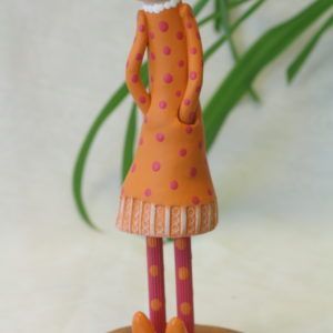 Pièce unique en faïence, personnage décoratif