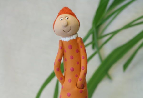 Pièce unique en faïence personnage décoratif