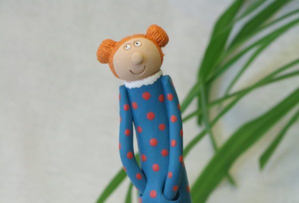 Pièce unique en faïence, personnage décoratif