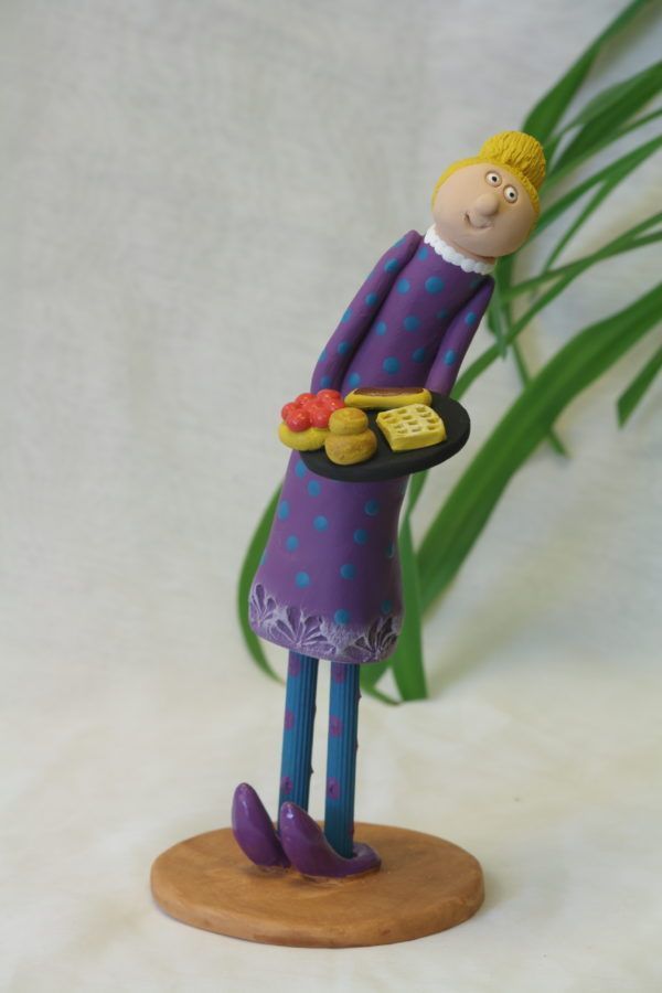 Pièce unique en faïence, personnage décoratif