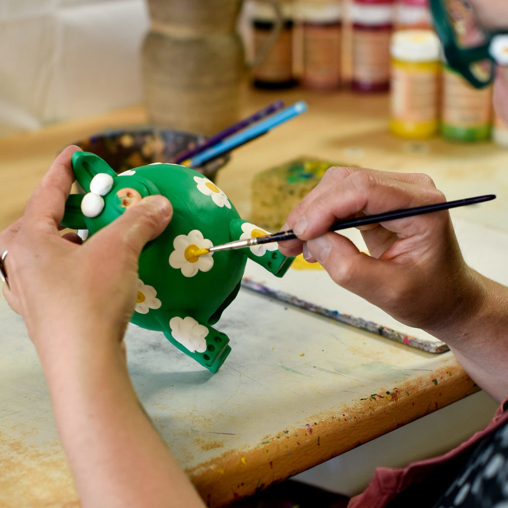 Atelier de décoration de céramiques artisanales, Laure Laforge, Au Cochon Dingue