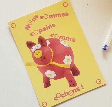 Carte postale cochon céramique