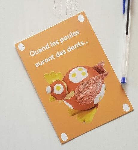 Carte postale poule céramique