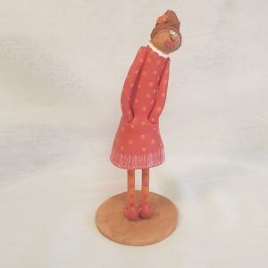 Personnage en céramique rouge