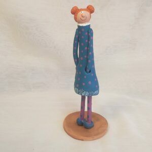 Personnage en céramique bleu azur