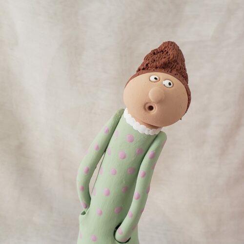 Gros plan personnage céramique